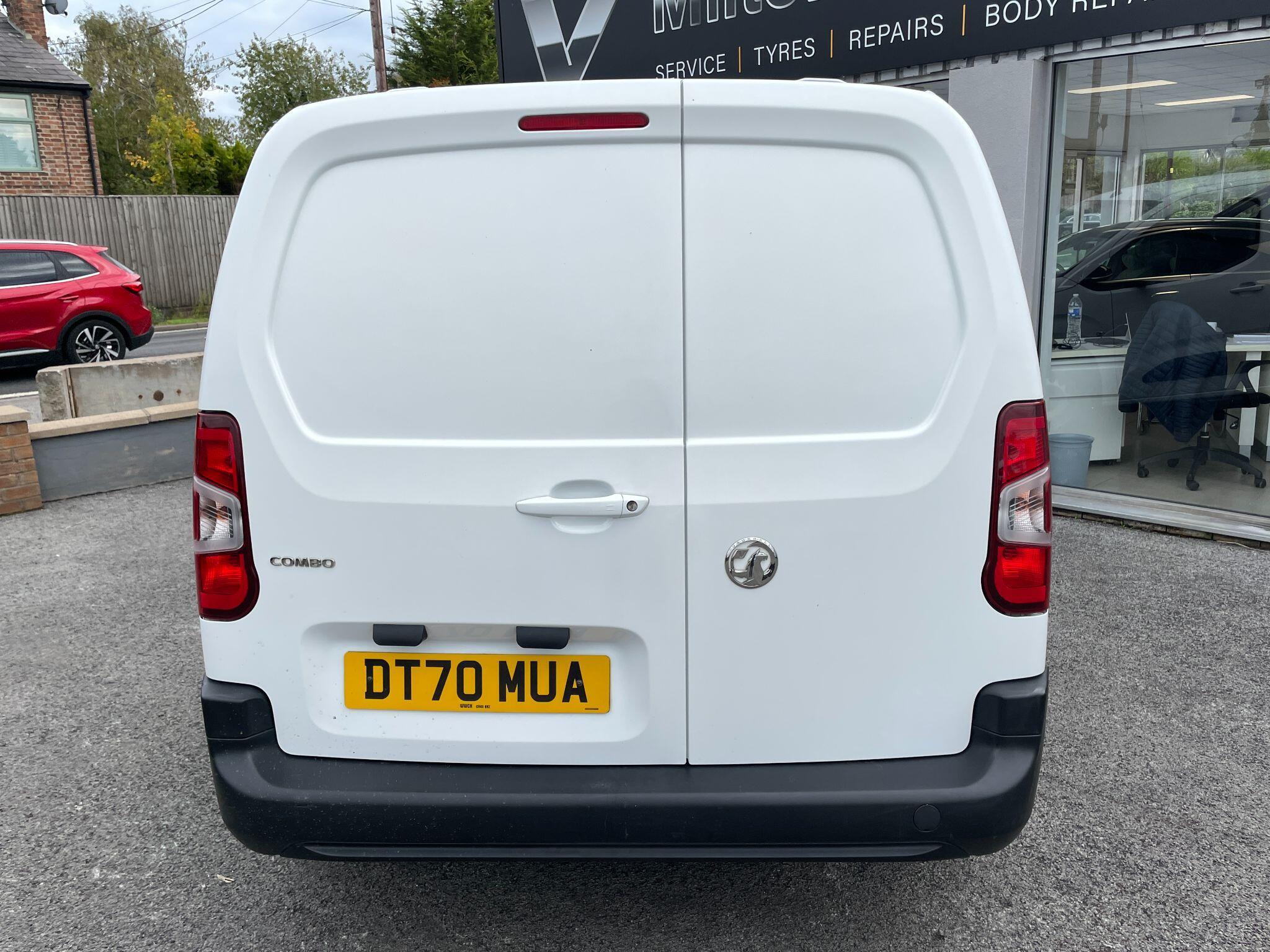Vauxhall Combo - image 10